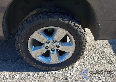 2018 Ram 1500 Big Horn 4X4 5'7 Box z USA, uszkodzony, nr VIN 1C6RR7LT1JS323997